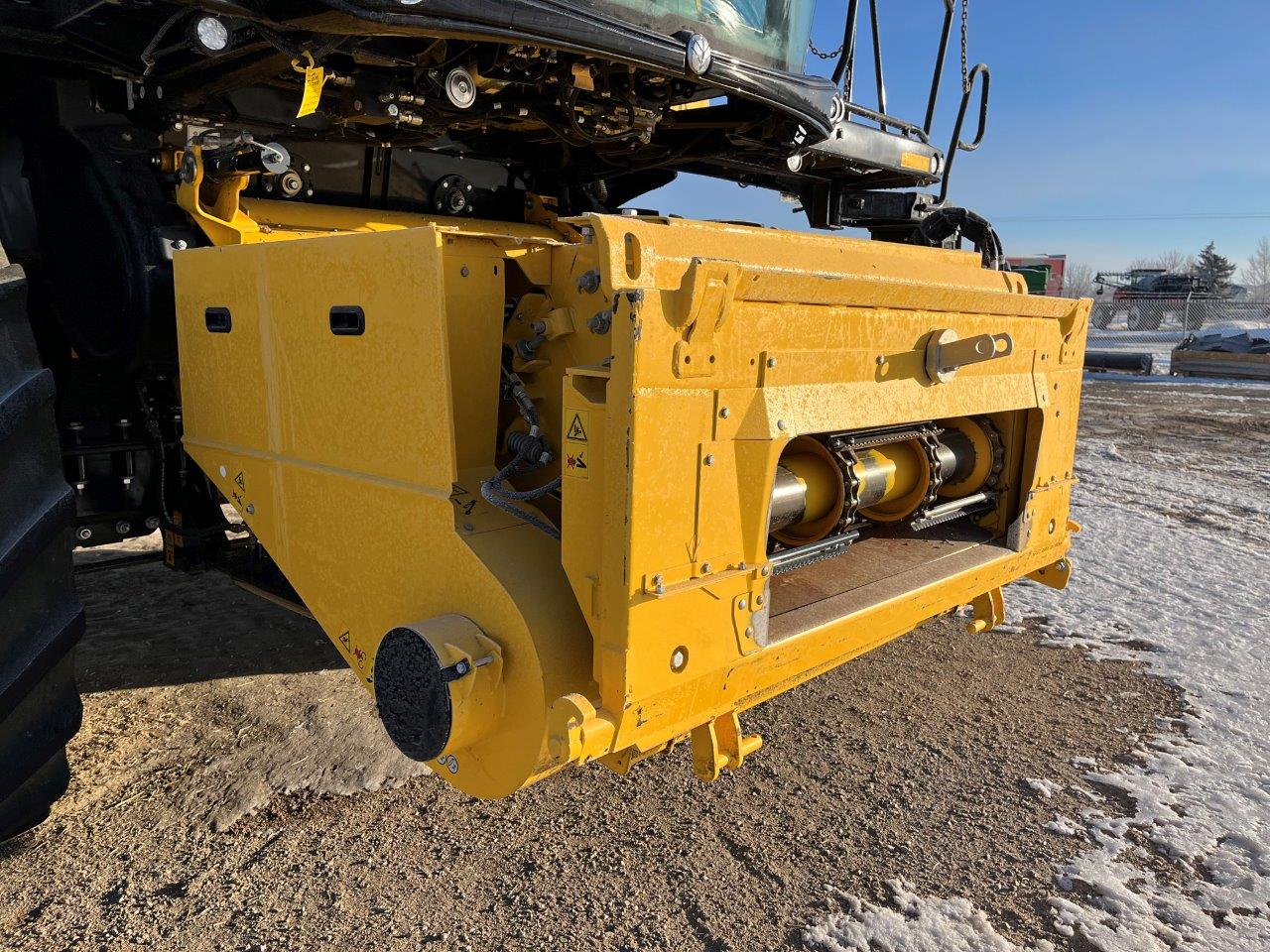 2025 New Holland CR8.90 Combine