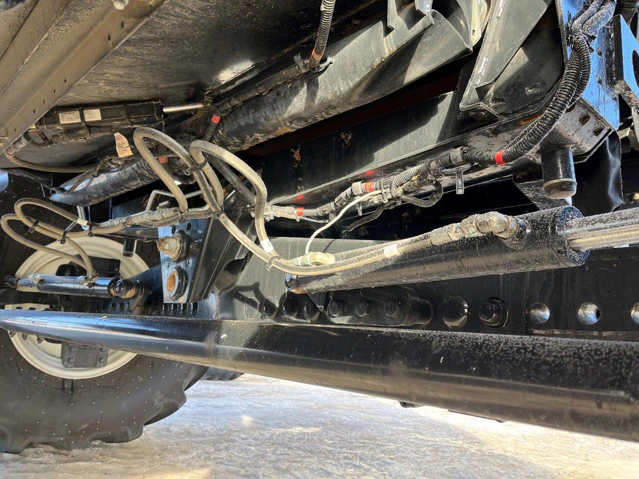 2025 New Holland CR8.90 Combine