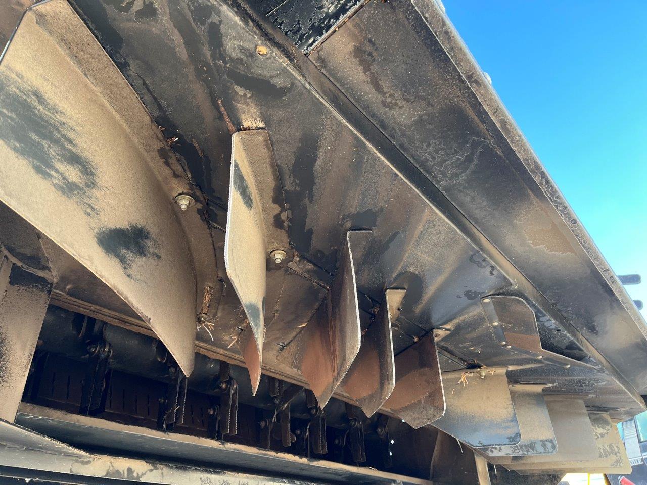 2025 New Holland CR8.90 Combine