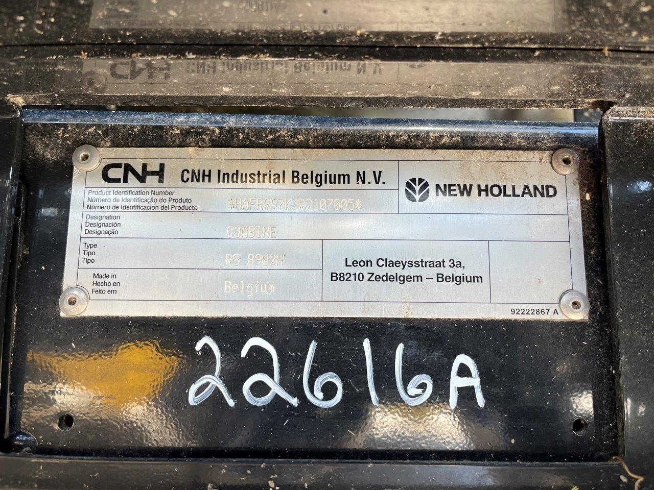 2025 New Holland CR8.90 Combine