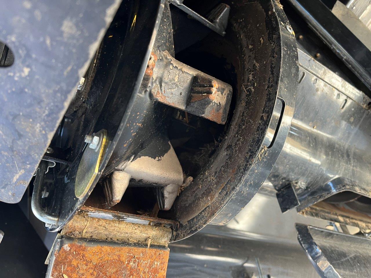 2025 New Holland CR8.90 Combine