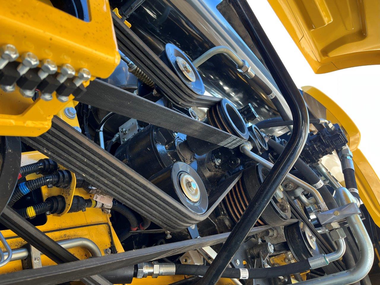 2025 New Holland CR8.90 Combine