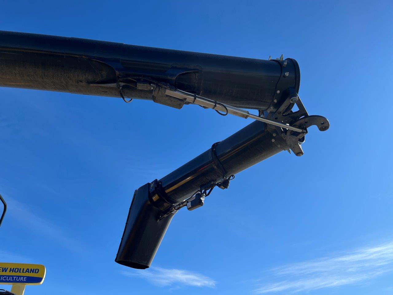 2025 New Holland CR8.90 Combine