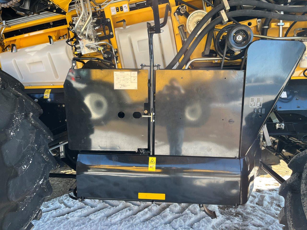 2025 New Holland CR8.90 Combine