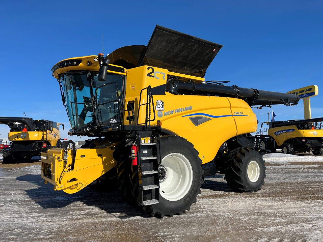 2025 New Holland CR8.90 Combine
