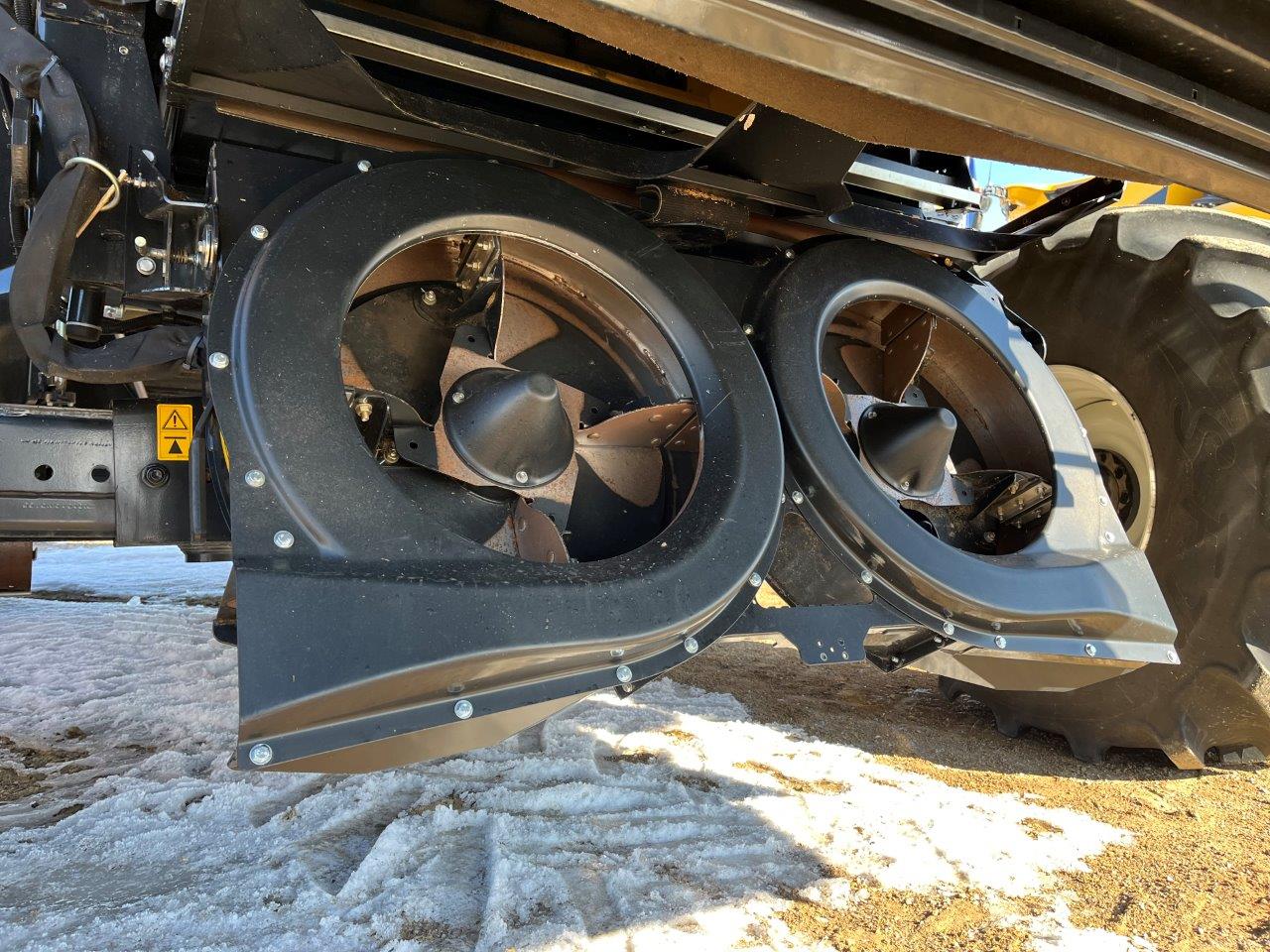 2025 New Holland CR8.90 Combine