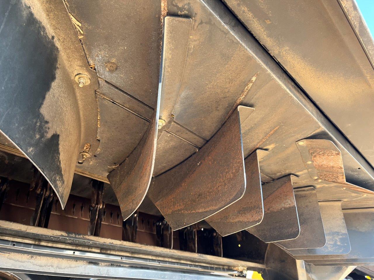 2025 New Holland CR8.90 Combine