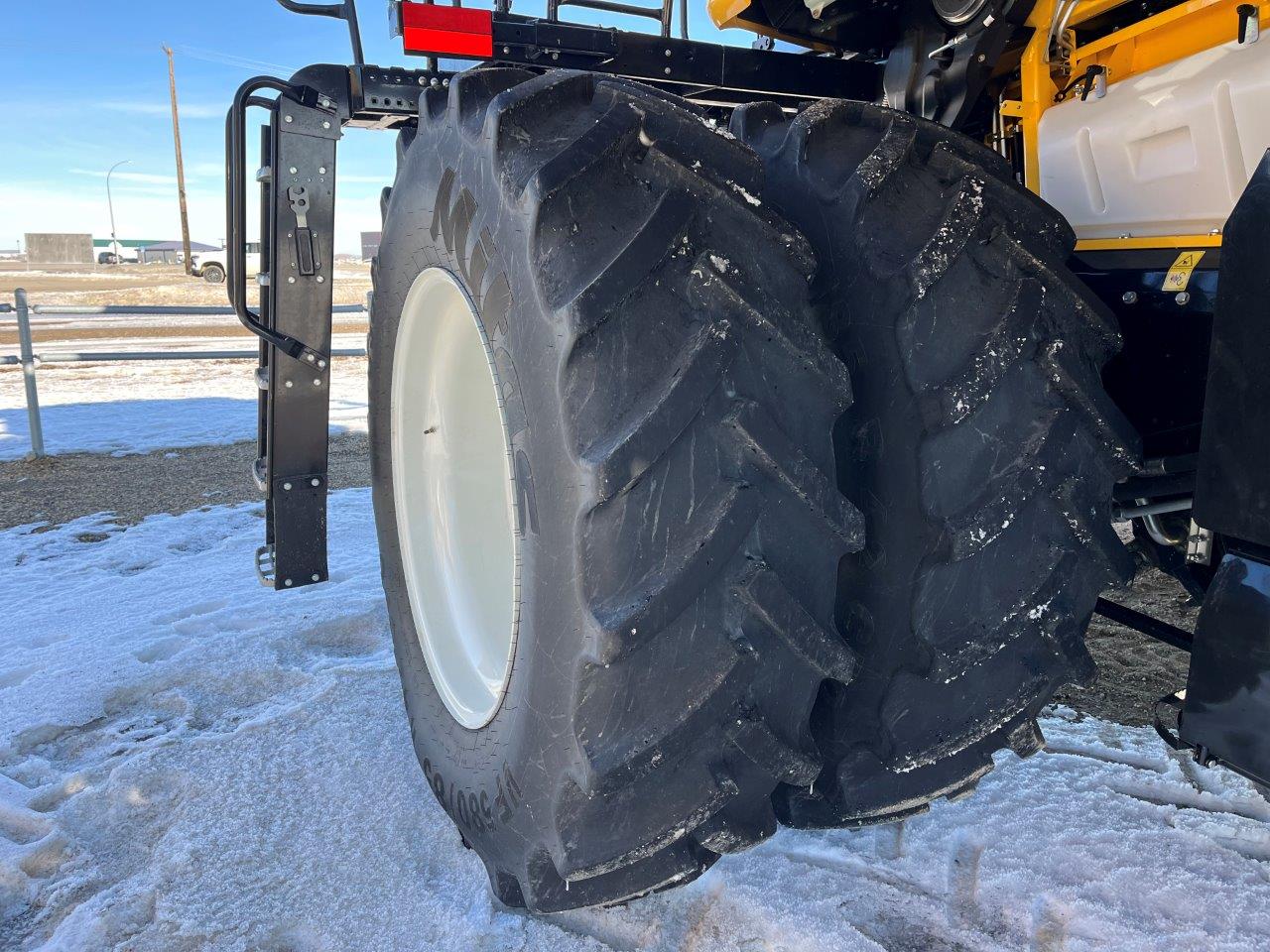 2025 New Holland CR8.90 Combine