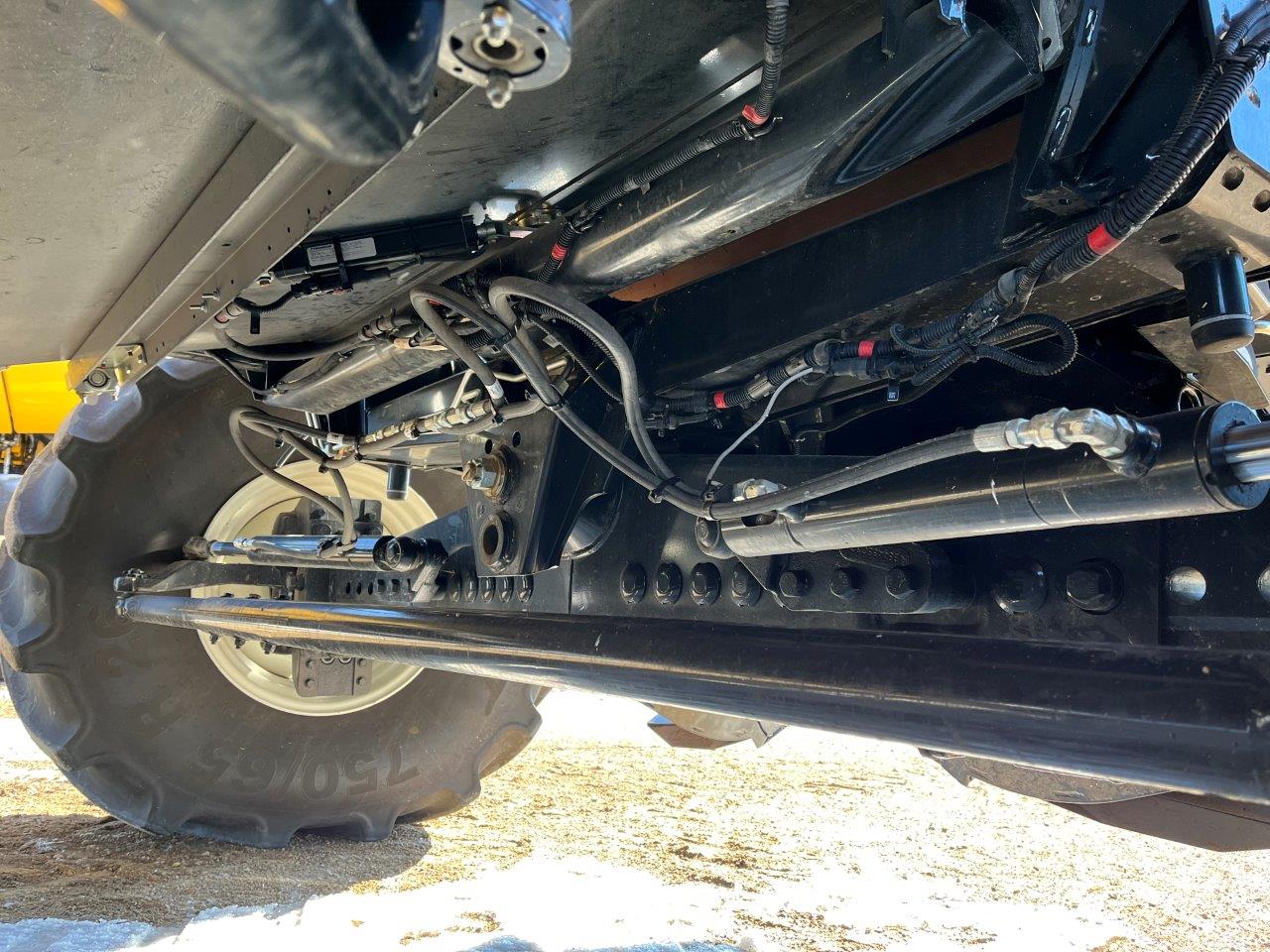 2025 New Holland CR8.90 Combine