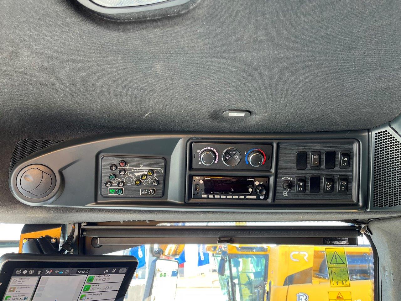 2025 New Holland CR8.90 Combine