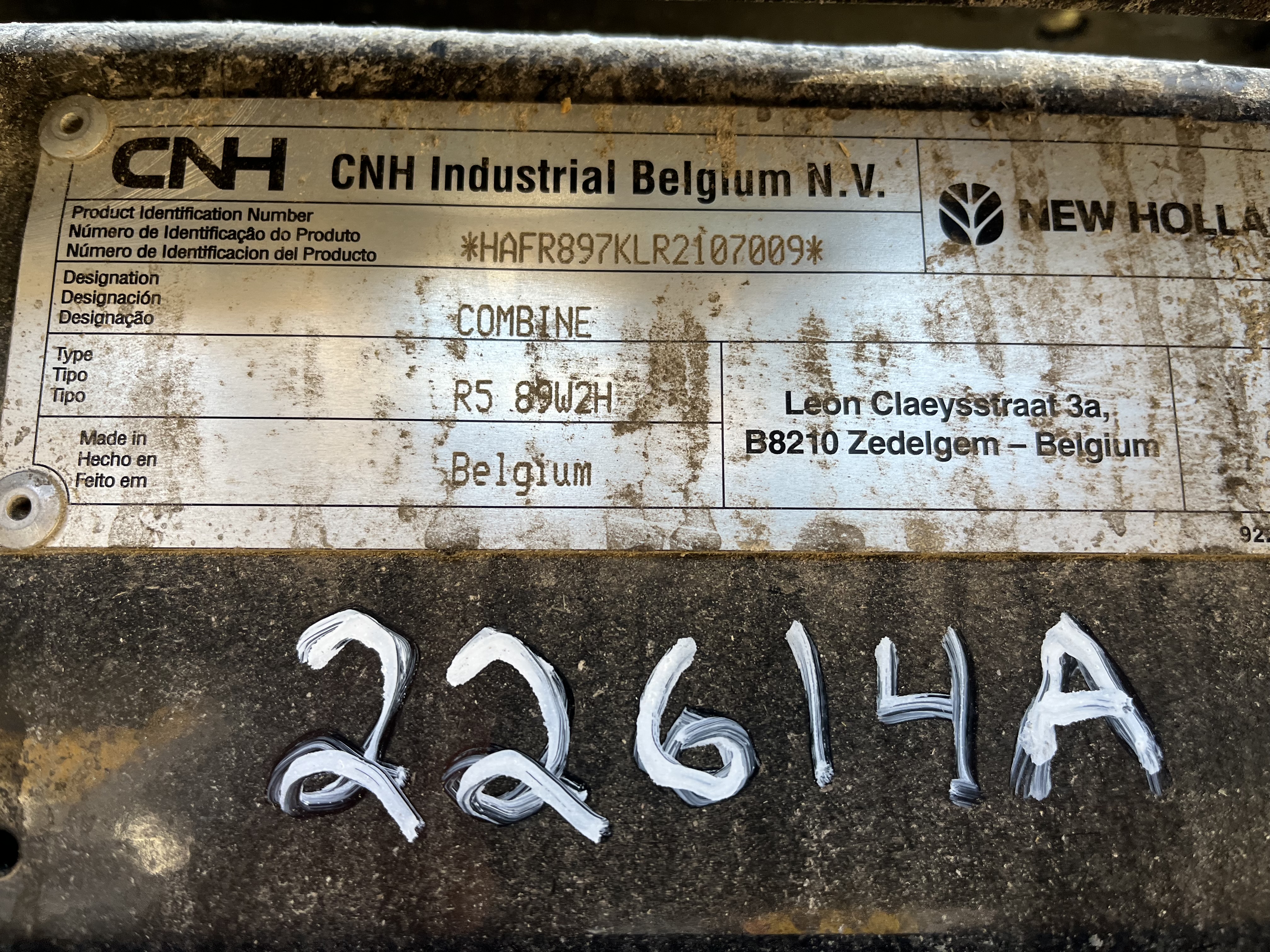 2025 New Holland CR8.90 Combine