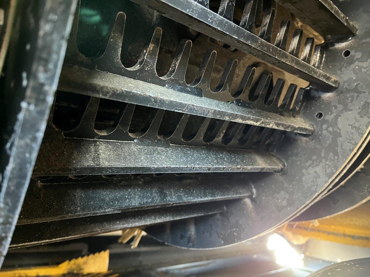 2025 New Holland CR8.90 Combine