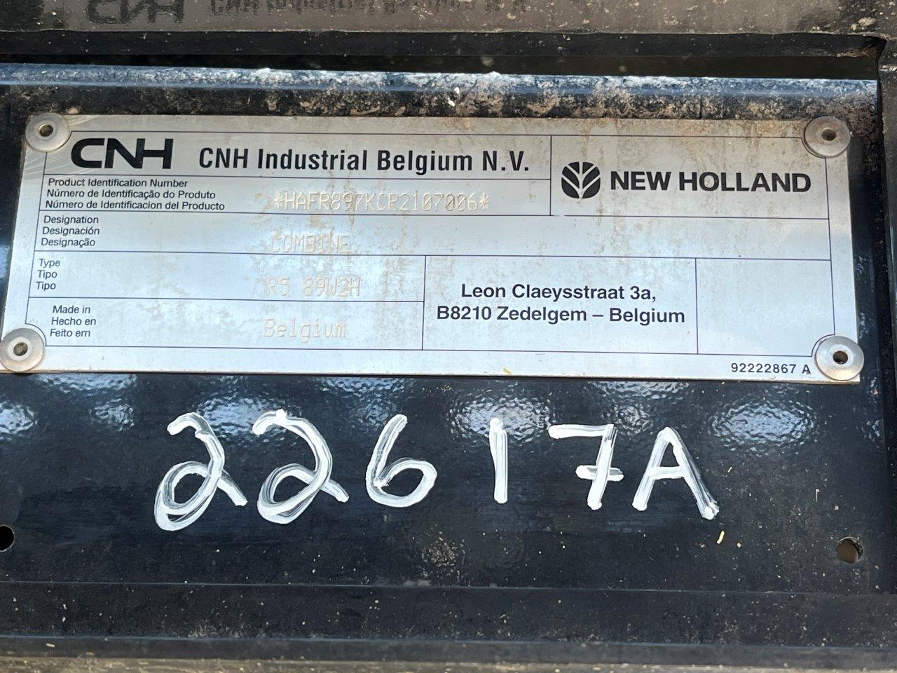 2025 New Holland CR8.90 Combine