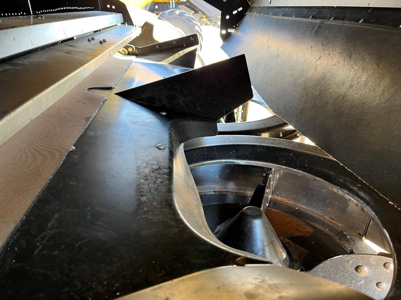 2025 New Holland CR8.90 Combine