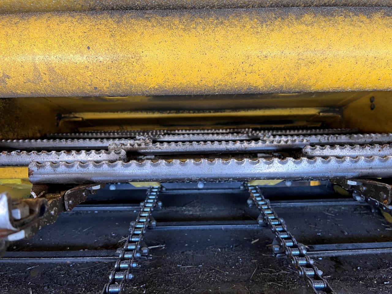 2025 New Holland CR8.90 Combine