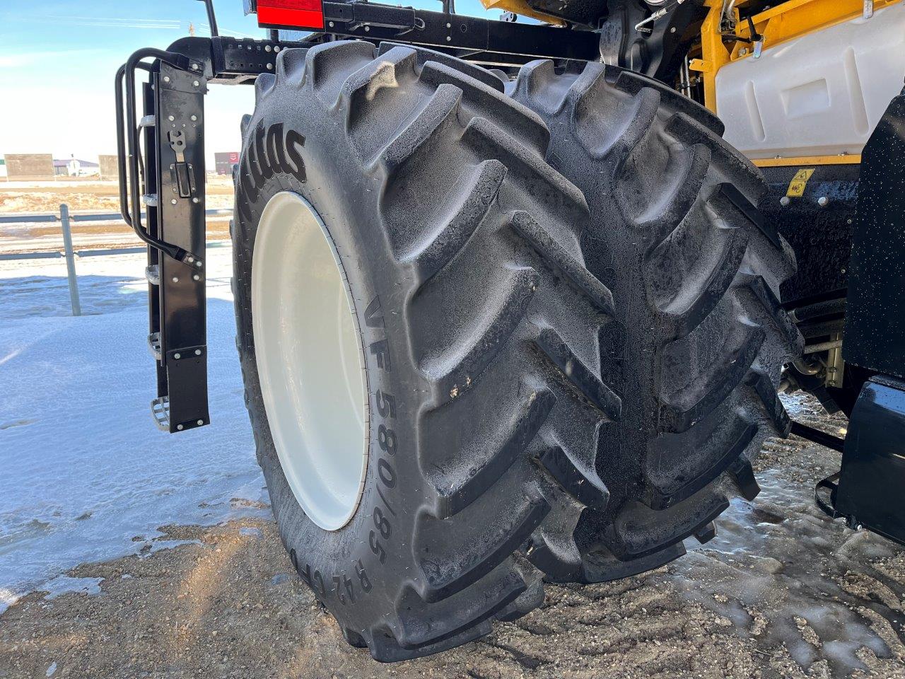 2025 New Holland CR8.90 Combine