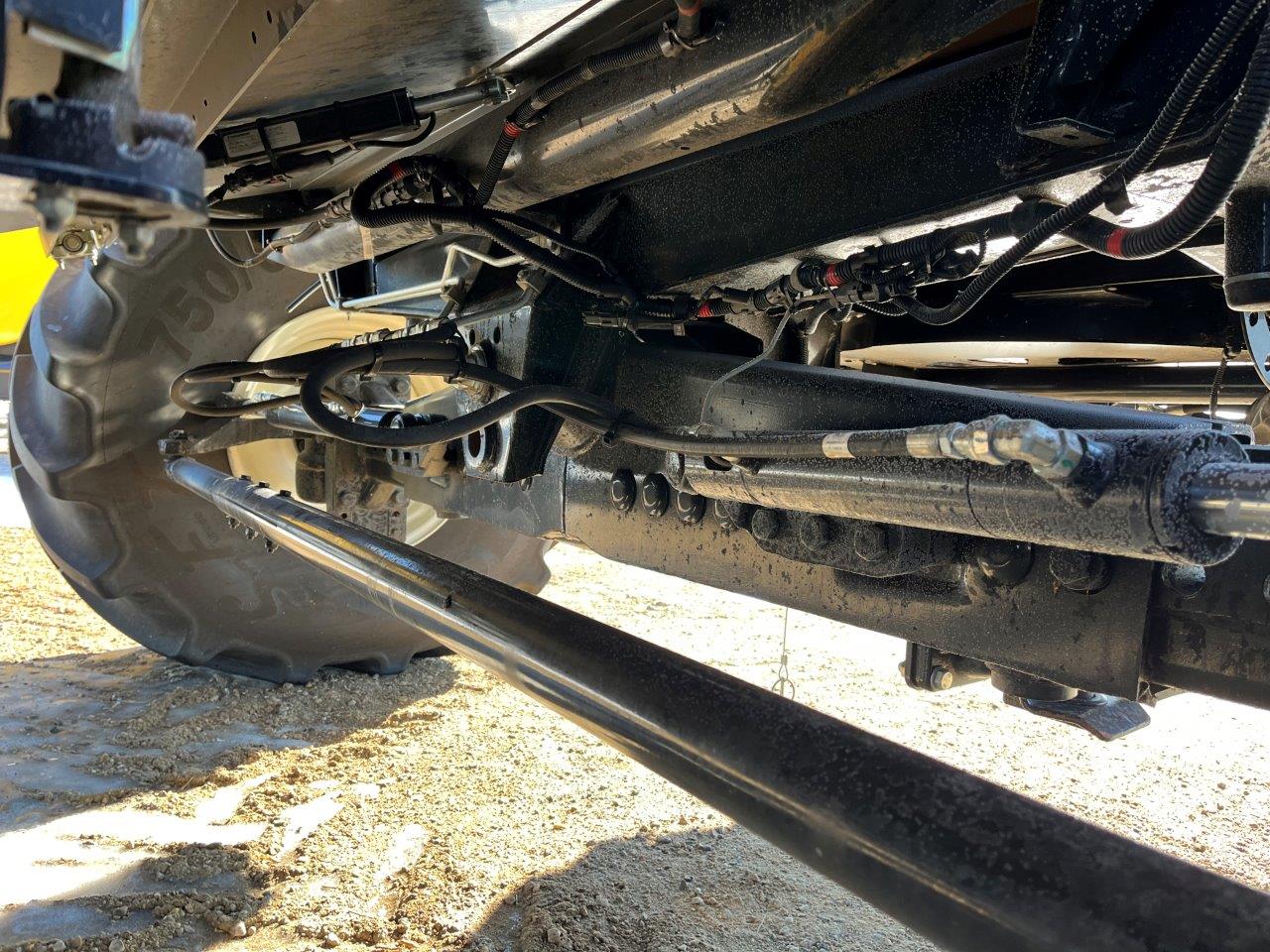 2025 New Holland CR8.90 Combine