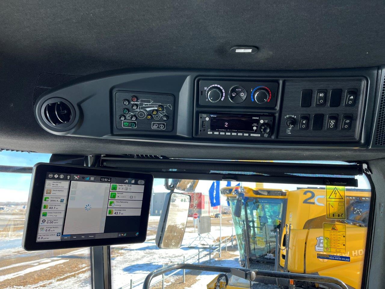 2025 New Holland CR8.90 Combine