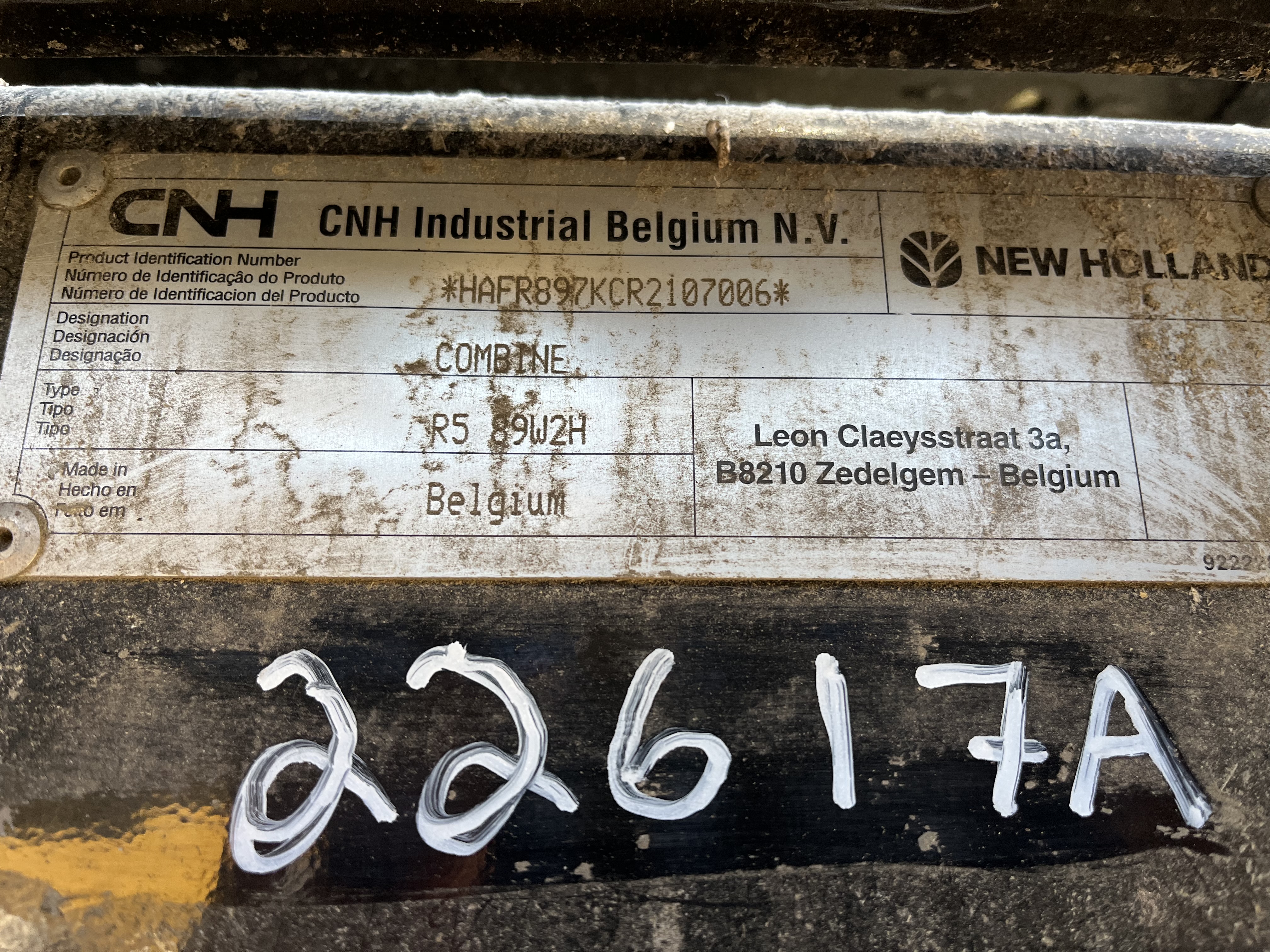 2025 New Holland CR8.90 Combine