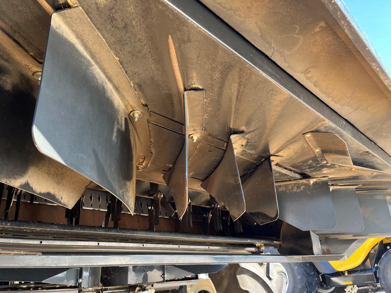 2025 New Holland CR8.90 Combine