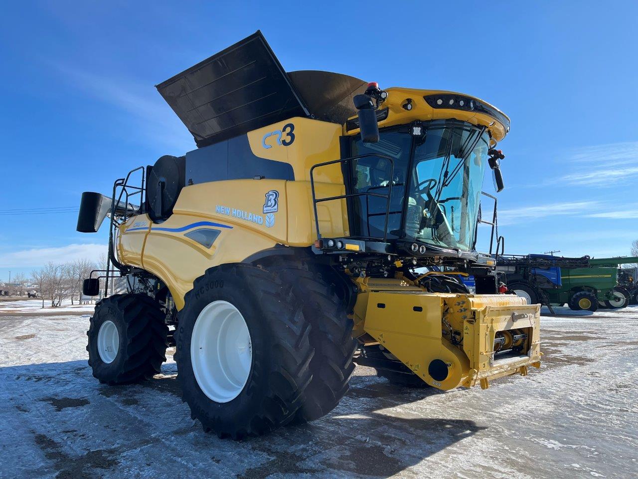 2025 New Holland CR8.90 Combine
