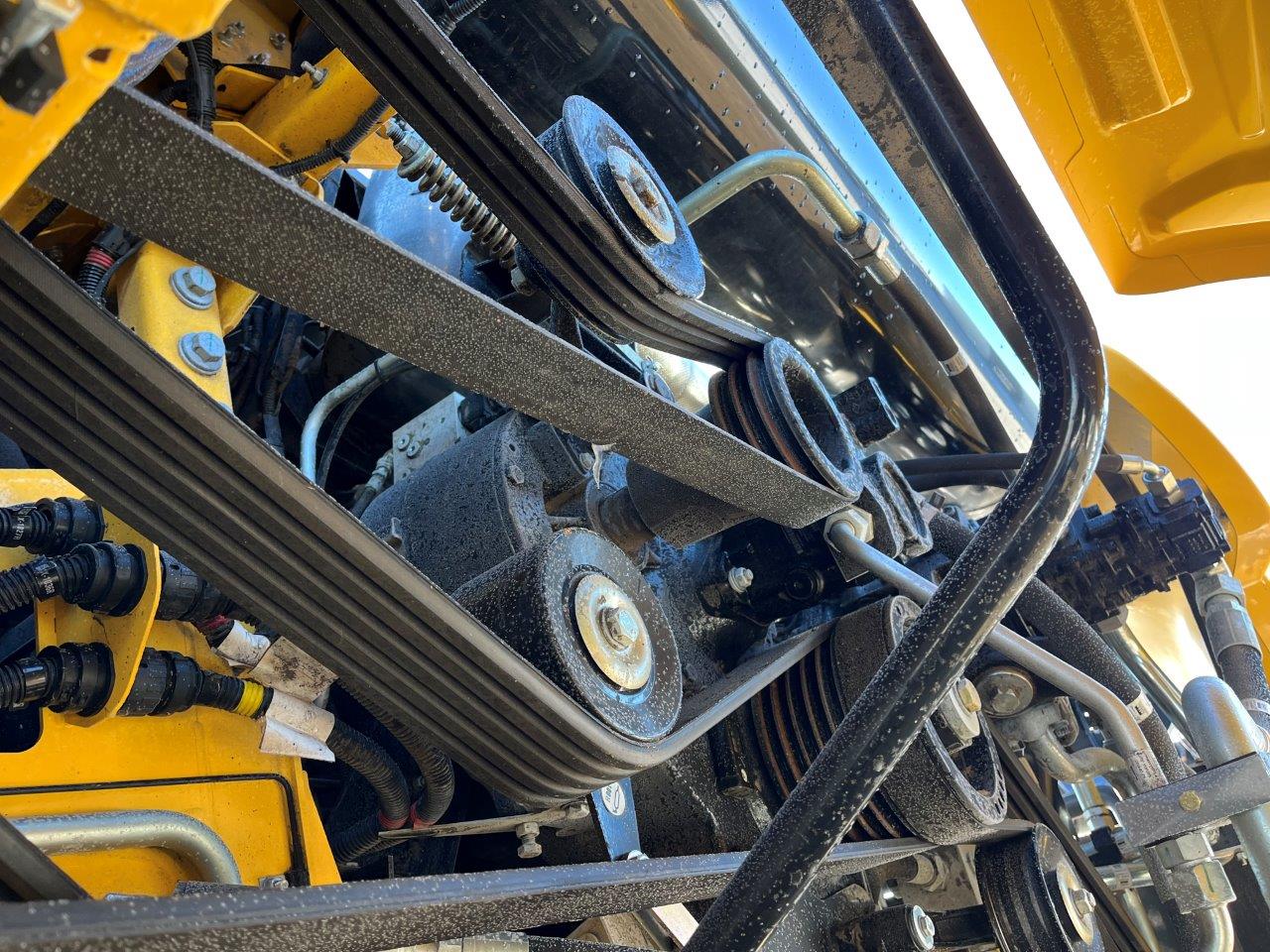 2025 New Holland CR8.90 Combine