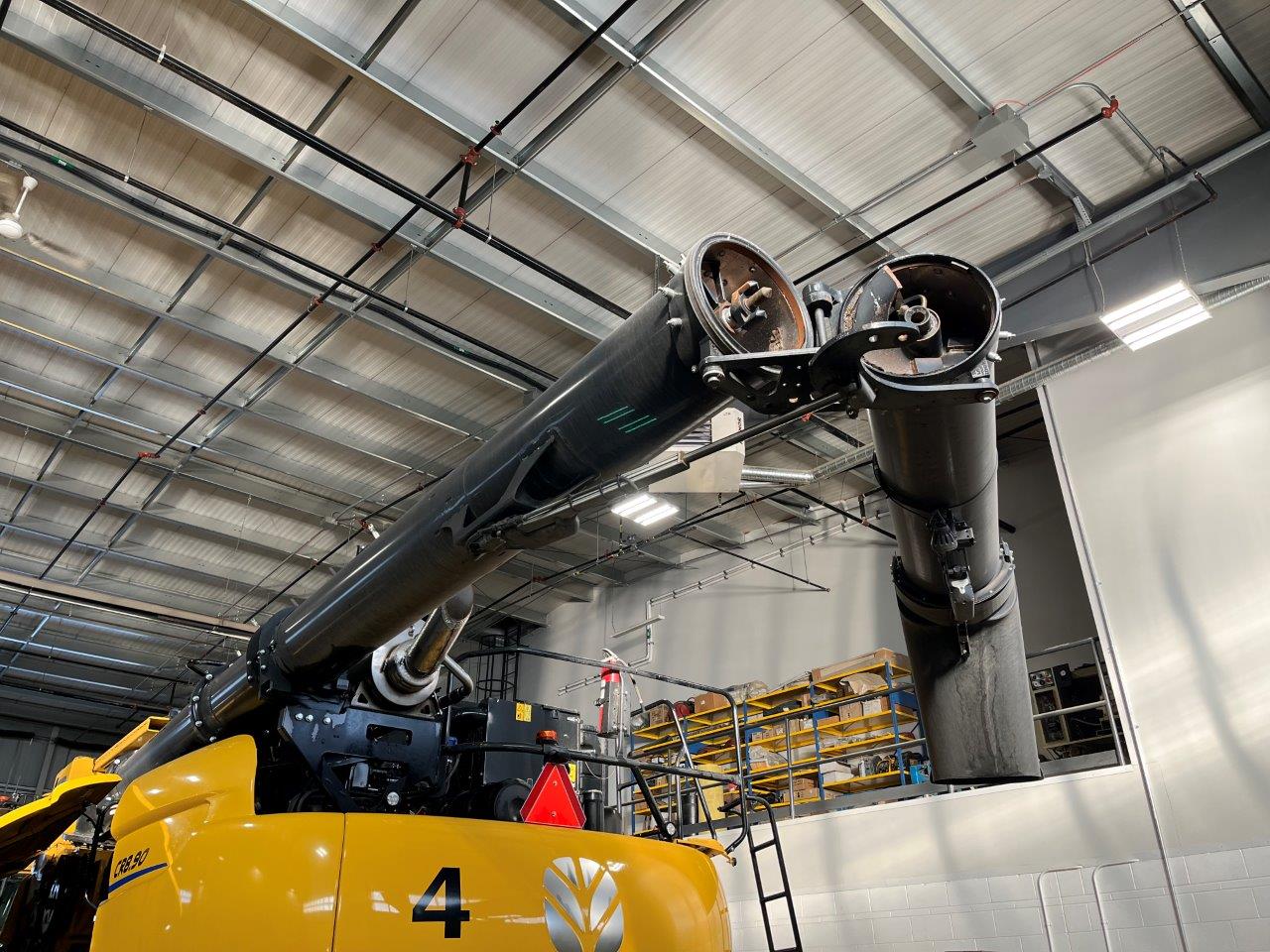 2025 New Holland CR8.90 Combine