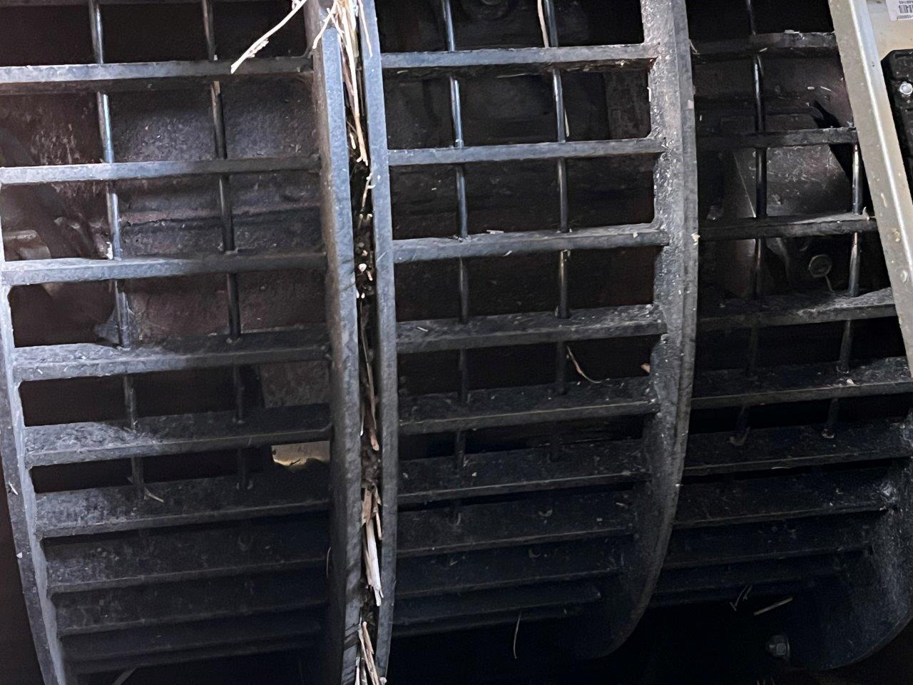 2025 New Holland CR8.90 Combine