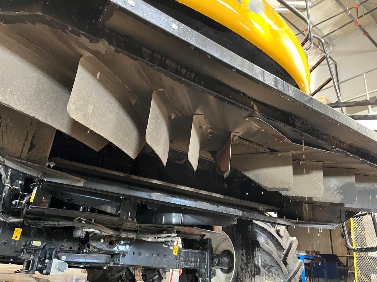 2025 New Holland CR8.90 Combine