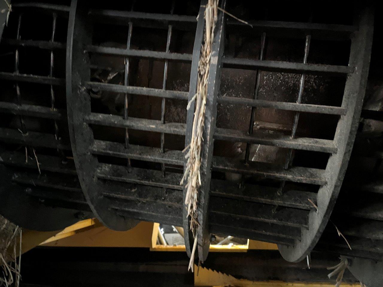 2025 New Holland CR8.90 Combine