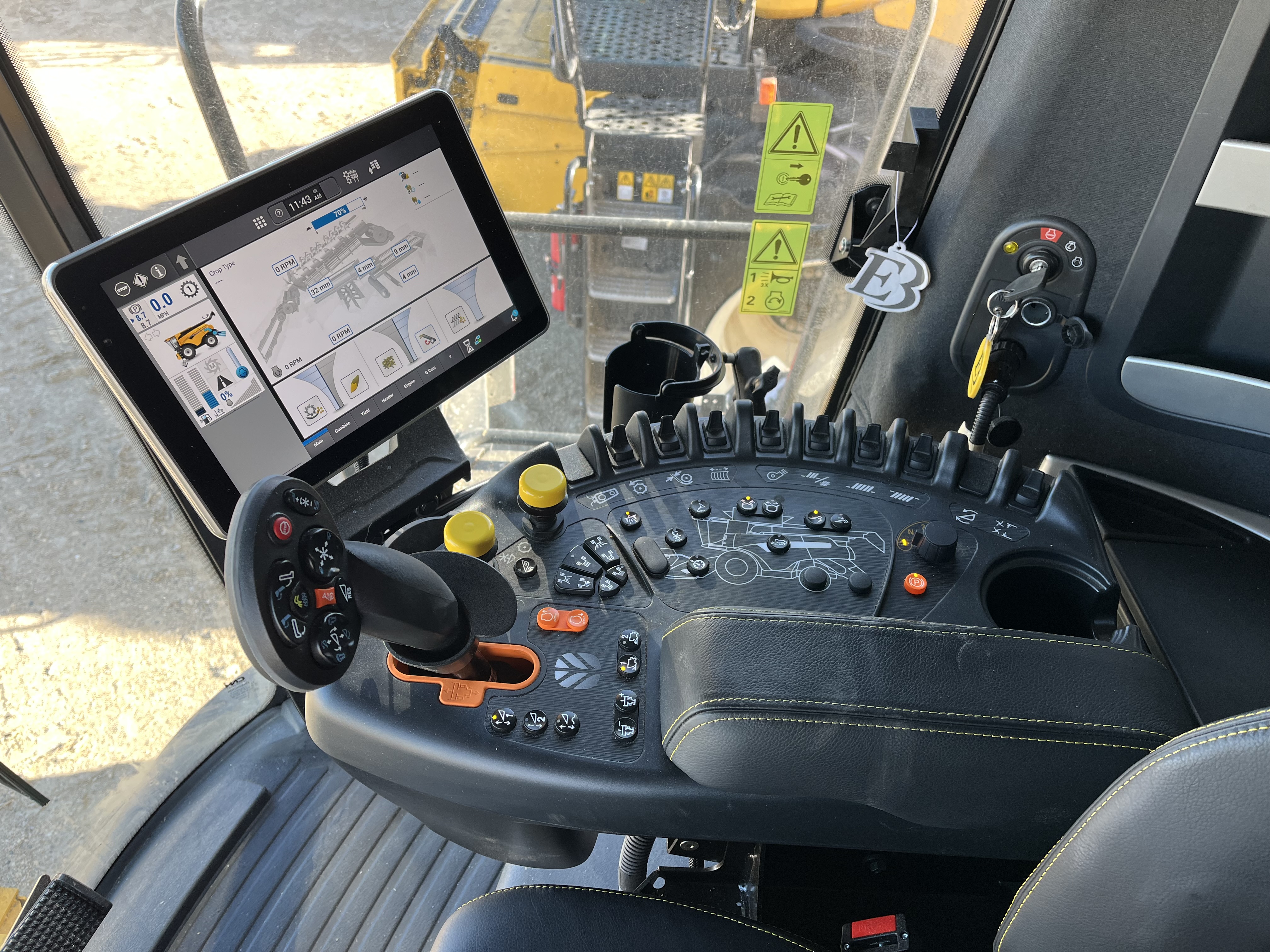 2025 New Holland CR8.90 Combine