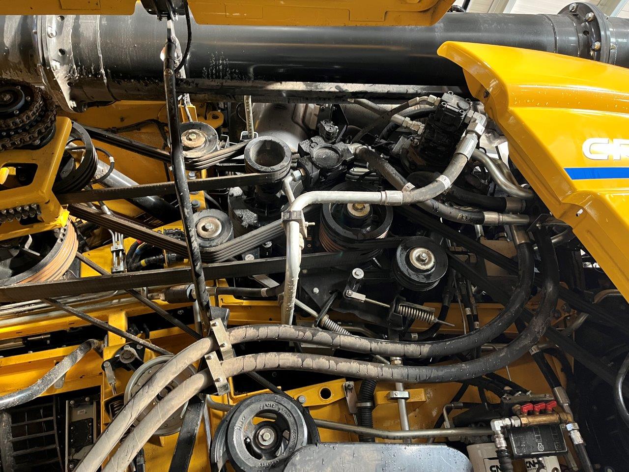 2025 New Holland CR8.90 Combine