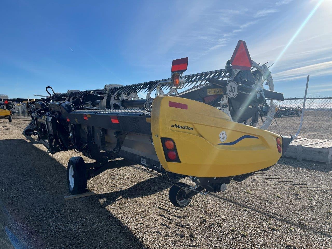 2025 MacDon FD245 CNH-21 Header Draper Flex