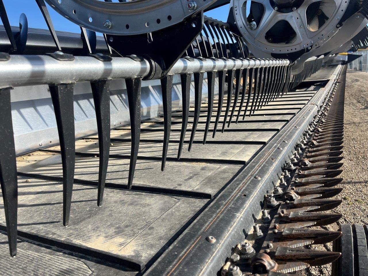 2025 MacDon FD245 CNH-21 Header Draper Flex