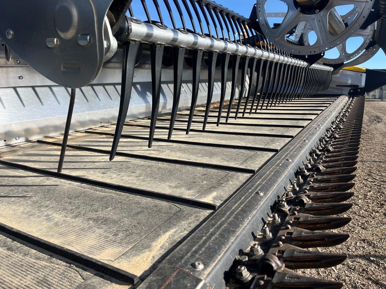 2025 MacDon FD245 CNH-21 Header Draper Flex