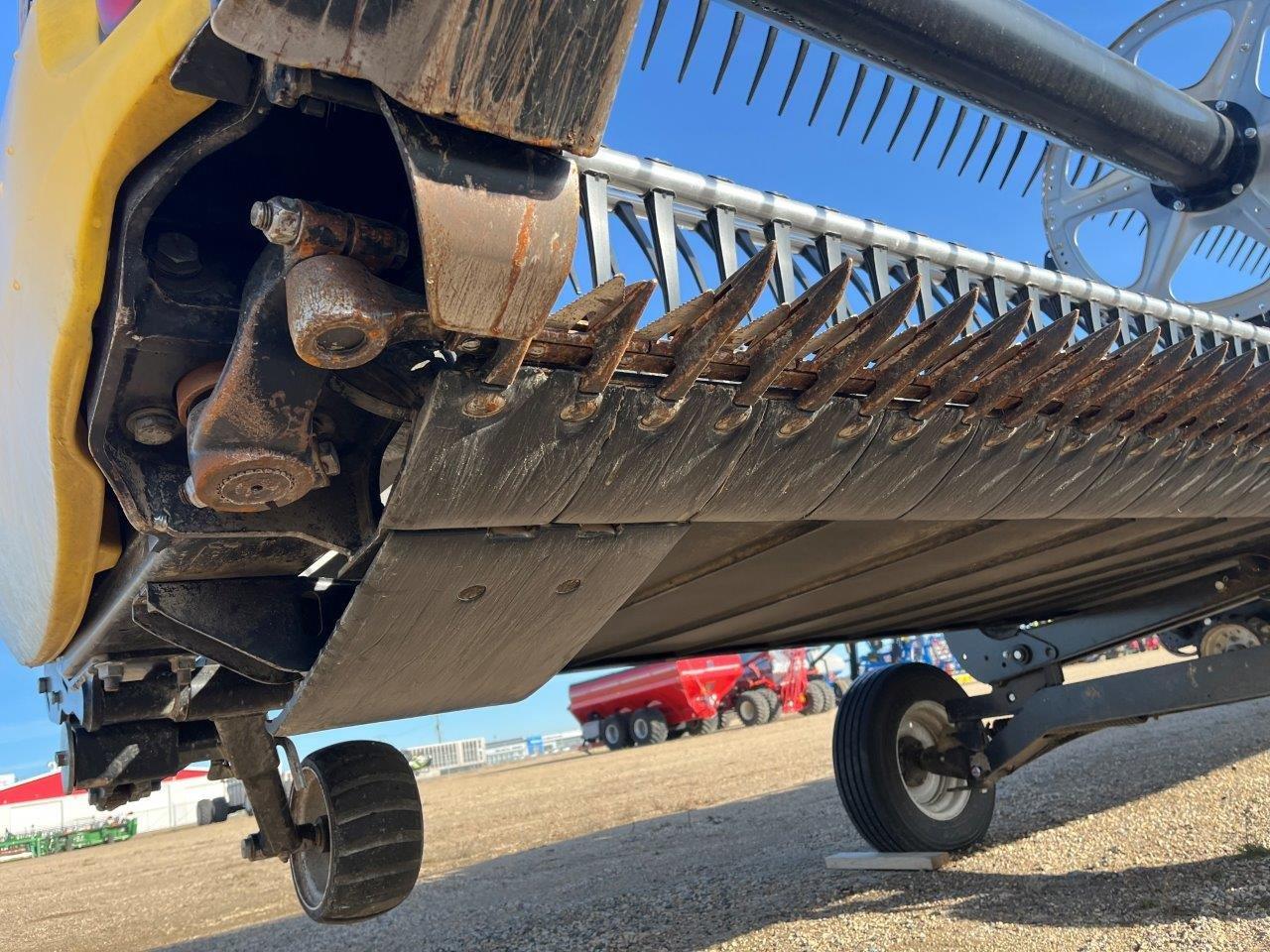 2025 MacDon FD245 CNH-21 Header Draper Flex