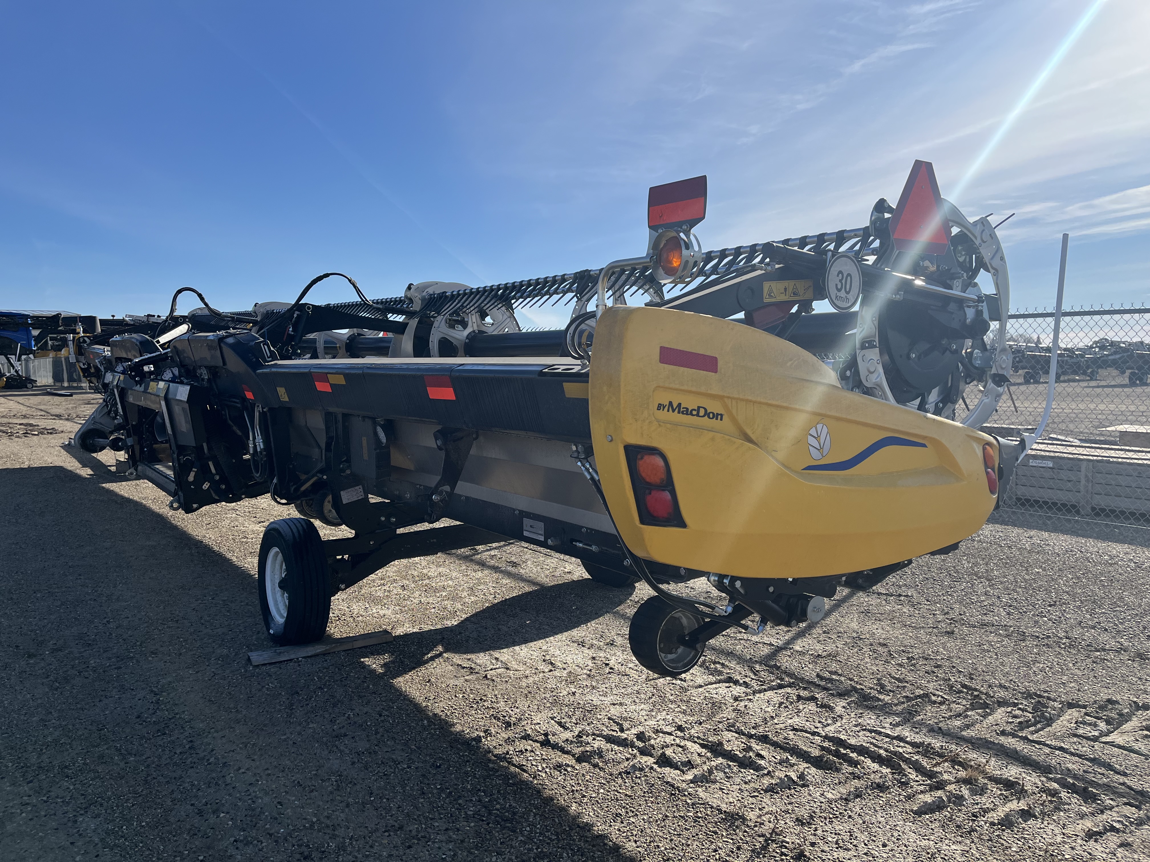 2025 MacDon FD245 CNH-21 Header Draper Flex