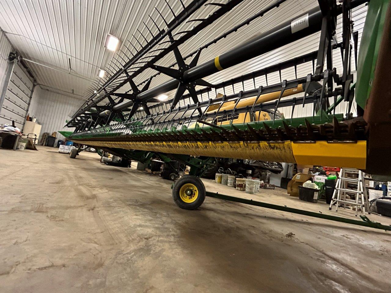 2014 John Deere 640D Header Draper