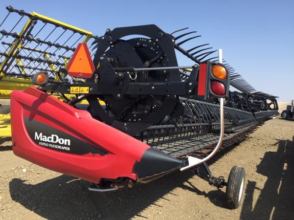 2017 MacDon FD75-40 Header Combine