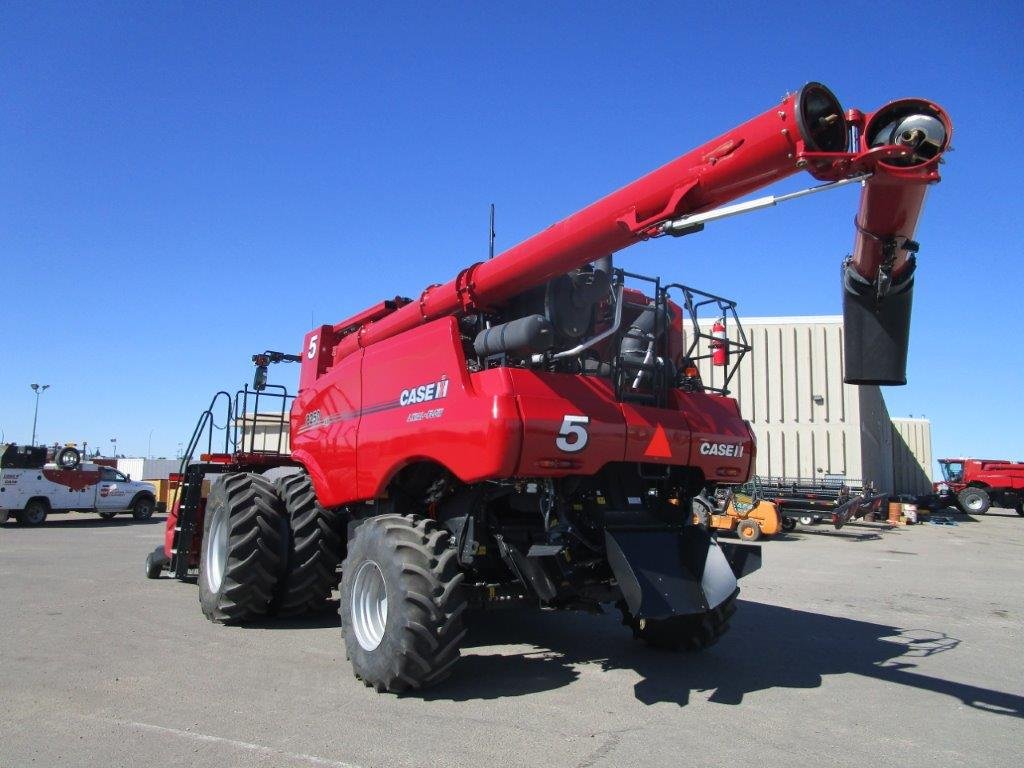 2022 Case 8250 Combine