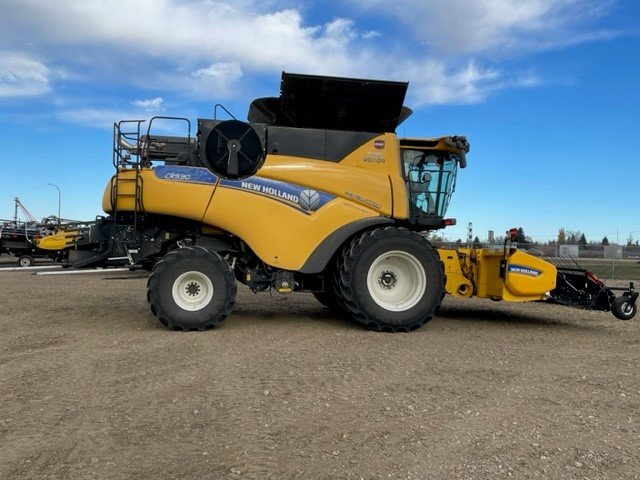 2023 New Holland CR9.90 Combine