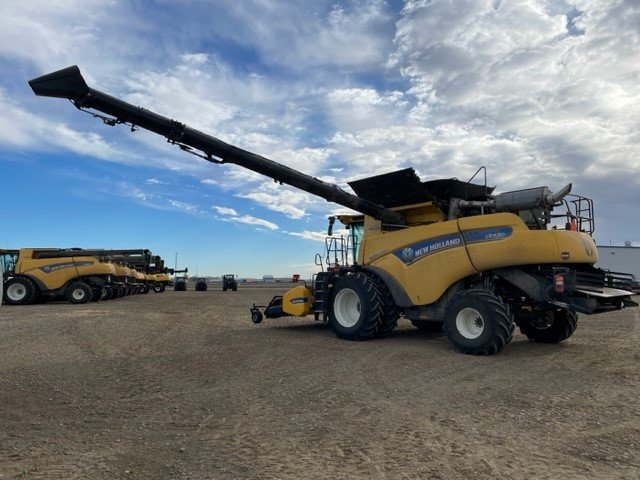 2023 New Holland CR9.90 Combine