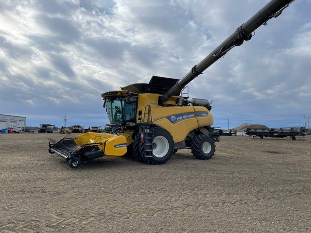 2023 New Holland CR9.90 Combine