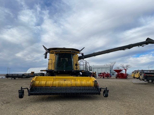2023 New Holland CR9.90 Combine