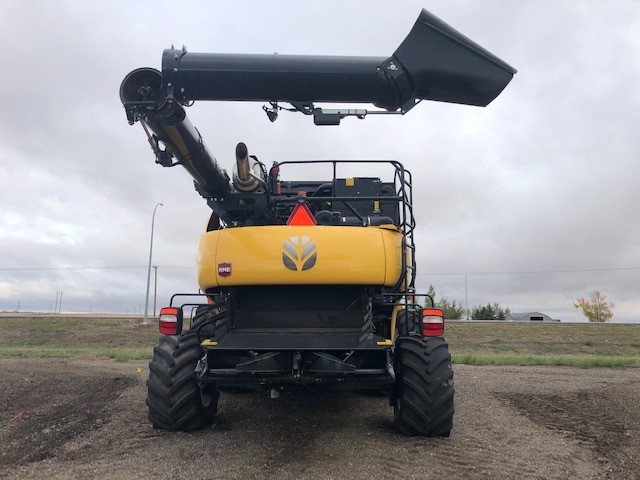2023 New Holland CR9.90 Combine