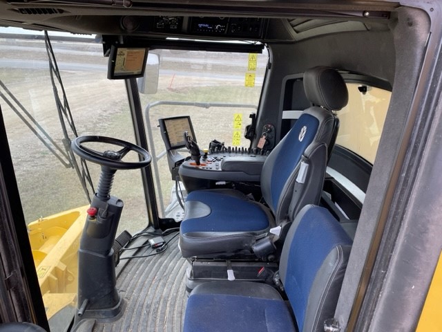 2023 New Holland CR9.90 Combine