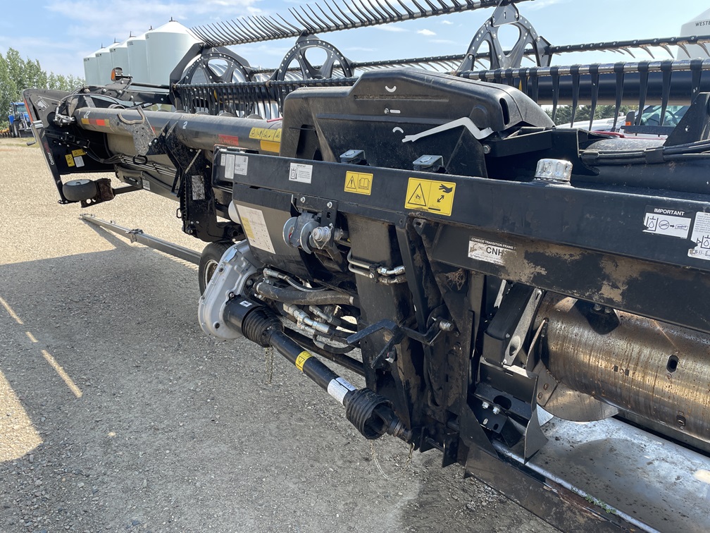 2019 MacDon FD140 Header Combine