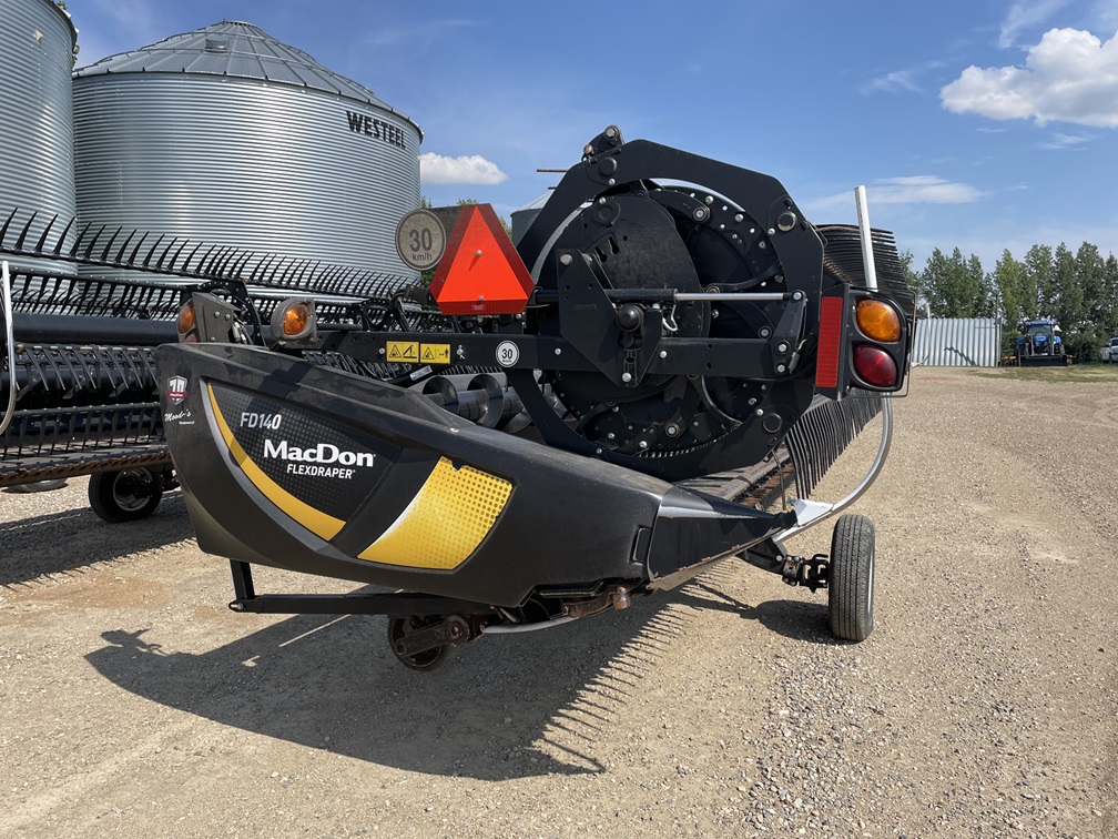 2019 MacDon FD140 Header Combine