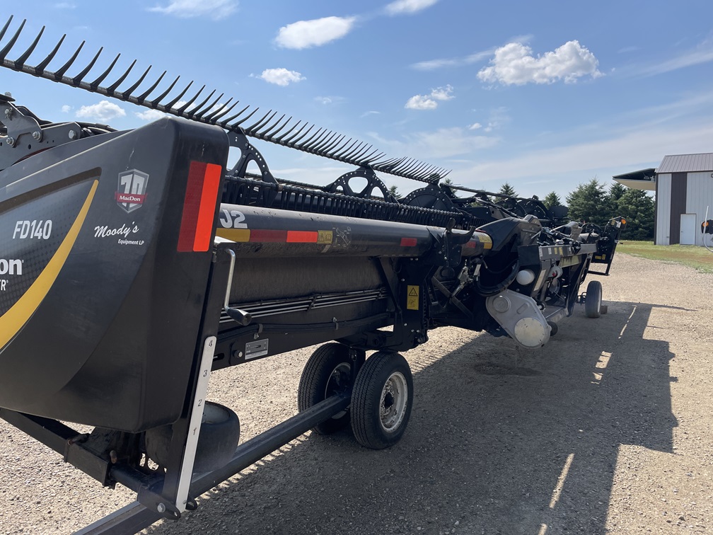 2019 MacDon FD140 Header Combine