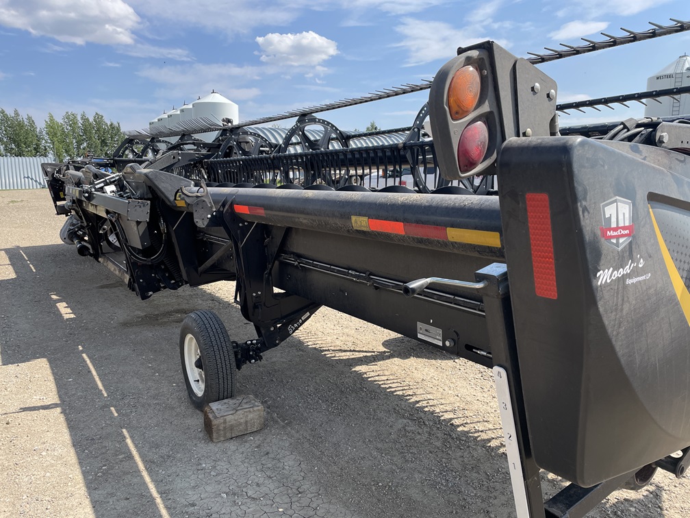 2019 MacDon FD140 Header Combine